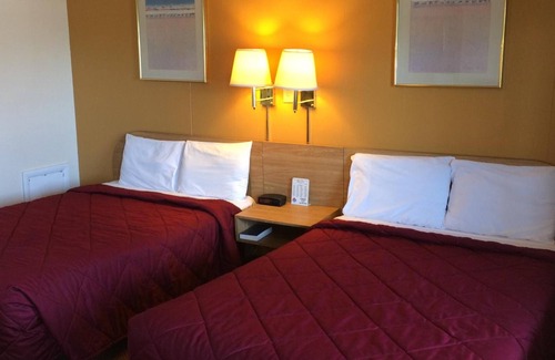 Sedalia Hotel | Super 7 Motel Sedalia