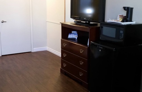 Elizabethtown-Kitley Hotel | Super 8 by Wyndham Brockville