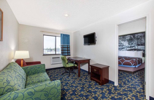 Aberdeen Hotel | Super 8 by Wyndham Aberdeen MD