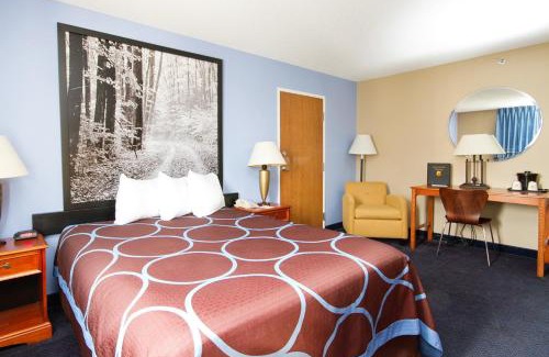 Adrian Hotel | Super 8 by Wyndham Adrian