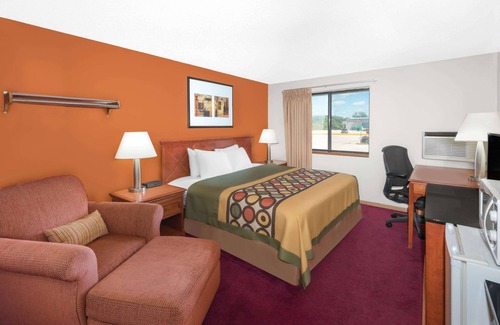 Algona Hotel | Super 8 by Wyndham Algona