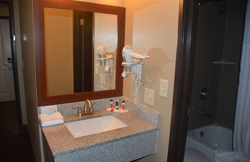 Altoona Hotel | Super 8 by Wyndham Altoona