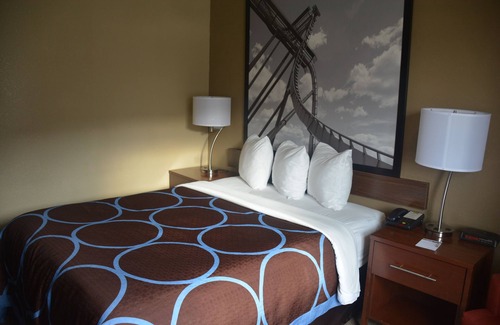 Altoona Hotel | Super 8 by Wyndham Altoona