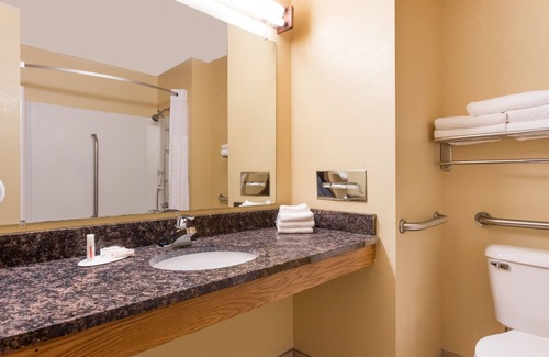 Appleton Hotel | Super 8 by Wyndham Appleton