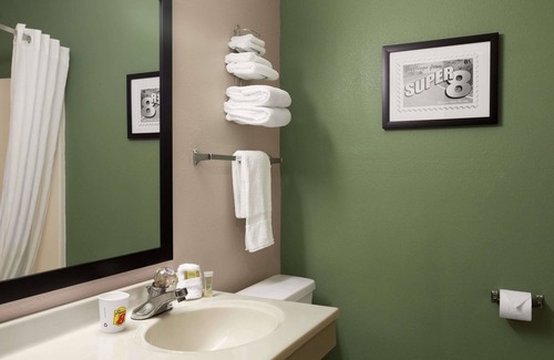 Batesville Hotel | Super 8 by Wyndham Batesville