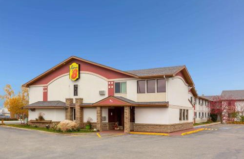 Bemidji Hotel | Super 8 by Wyndham Bemidji MN