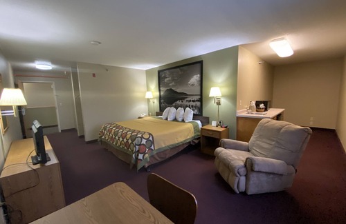 Beresford Hotel | Super 8 by Wyndham Beresford
