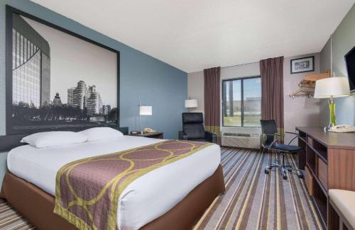 East Bloomington Hotel | Super 8 by Wyndham Bloomington/Airport