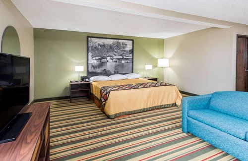 Bloomington Hotel | Super 8 by Wyndham Bloomington/Normal