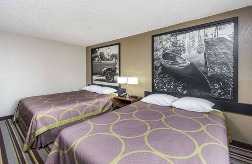 Bloomington Hotel | Super 8 by Wyndham Bloomington/Normal