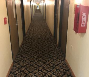 Mackinaw City Hotel | Super 8 by Wyndham Bridgeview of Mackinaw City