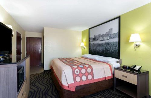 Dock Junction Hotel | Super 8 by Wyndham Brunswick/St Simons Island Area