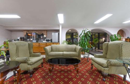 Burleson Hotel | Super 8 by Wyndham Burleson Fort Worth Area