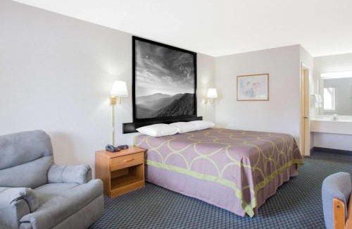 Christiansburg Hotel | Super 8 by Wyndham Christiansburg
