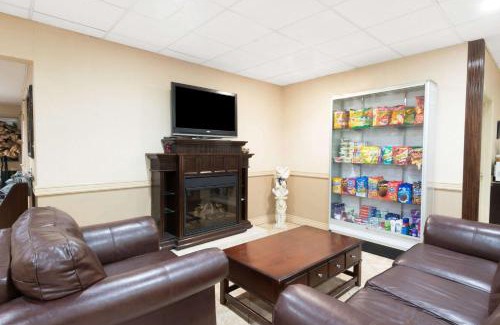 Cambridge Hotel | Super 8 by Wyndham Cambridge/Kitchener/Waterloo Area