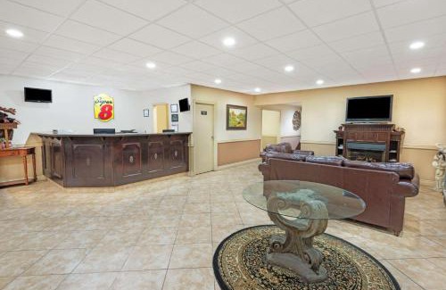 Cambridge Hotel | Super 8 by Wyndham Cambridge/Kitchener/Waterloo Area