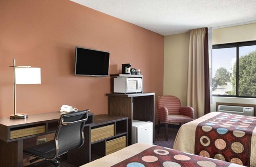 Carbondale Hotel | Super 8 by Wyndham Carbondale