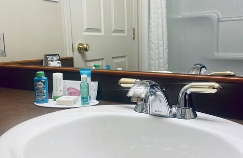 Castlegar Hotel | Super 8 by Wyndham Castlegar BC