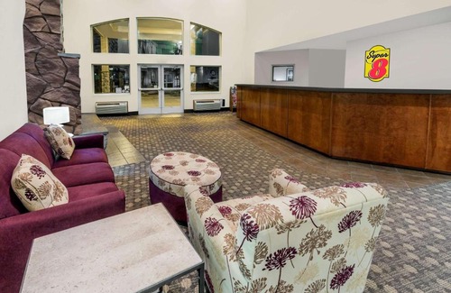 Medford Hotel | Super 8 by Wyndham Central Pt Medford