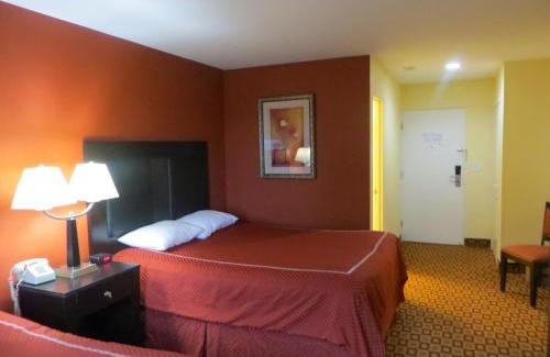 Melrose Park Hotel | Super 8 by Wyndham Chicago Northlake O'Hare South
