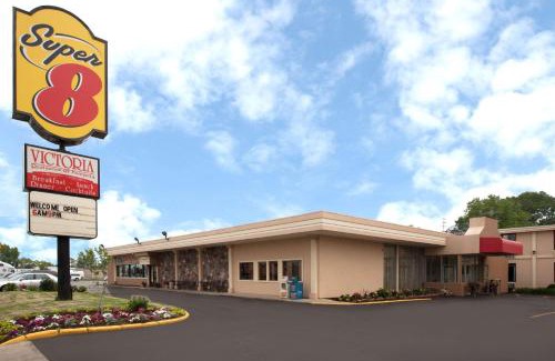 Melrose Park Hotel | Super 8 by Wyndham Chicago Northlake O'Hare South