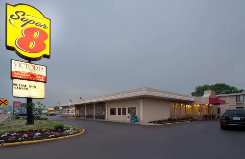 Melrose Park Hotel | Super 8 by Wyndham Chicago Northlake O'Hare South