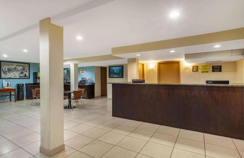 Clearwater Hotel | Super 8 by Wyndham Clearwater/US Hwy 19 N