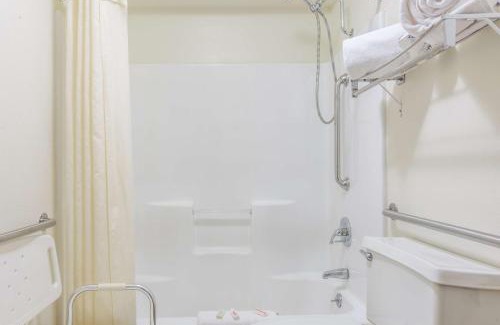 Clovis Hotel | Super 8 by Wyndham Clovis