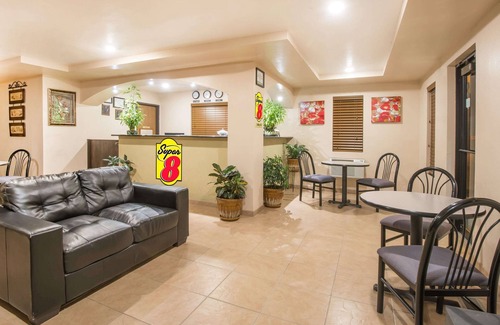 Colby Hotel | Super 8 by Wyndham Colby