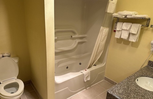 Colby Hotel | Super 8 by Wyndham Colby