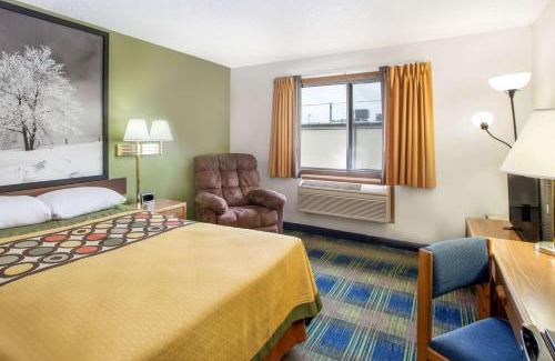 Columbus Hotel | Super 8 by Wyndham Columbus