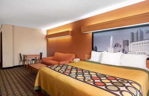 Columbus Hotel | Super 8 by Wyndham Columbus West