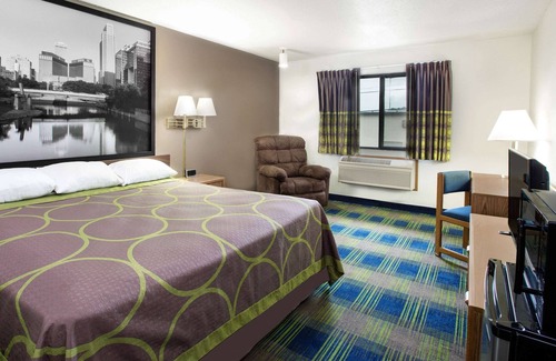 Columbus Hotel | Super 8 by Wyndham Columbus