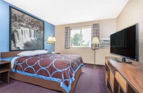 North Corbin Hotel | Super 8 by Wyndham Corbin KY