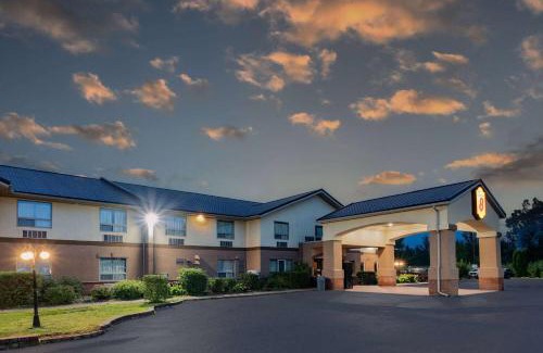 Cornwall Hotel | Super 8 by Wyndham Cornwall ON