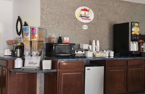 Danville Hotel | Super 8 by Wyndham Danville