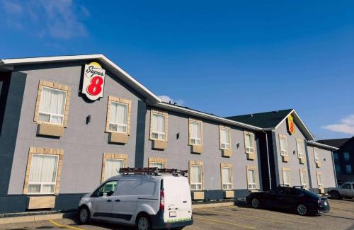 Dawson Creek Hotel | Super 8 by Wyndham Dawson Creek