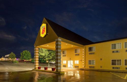De Soto Hotel | Super 8 by Wyndham De Soto