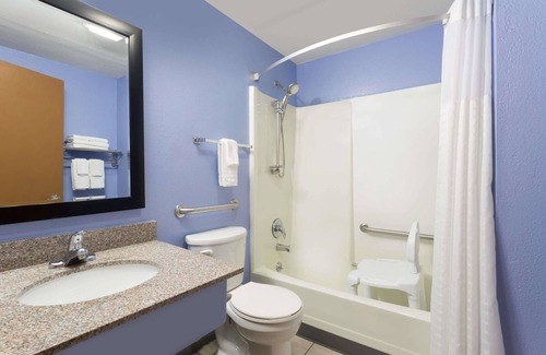 Douglas Hotel | Super 8 by Wyndham Douglas