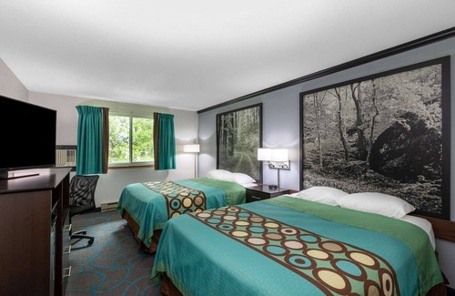 Duluth Hotel | Super 8 by Wyndham Duluth