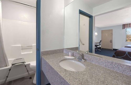 Dumas Hotel | Super 8 by Wyndham Dumas TX