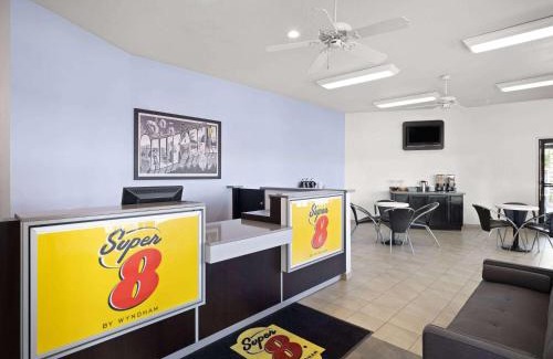 Dunnigan Hotel | Super 8 by Wyndham Dunnigan