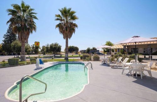 Dunnigan Hotel | Super 8 by Wyndham Dunnigan