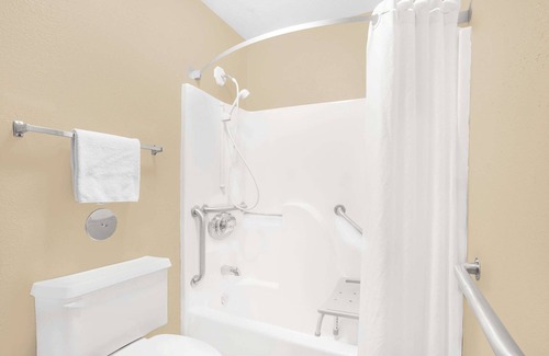 Carbon Cliff Hotel | Super 8 by Wyndham East Moline
