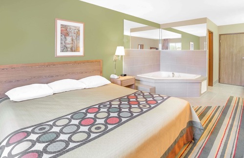 Carbon Cliff Hotel | Super 8 by Wyndham East Moline