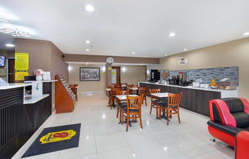 Eddyville Hotel | Super 8 by Wyndham Eddyville/Kuttawa