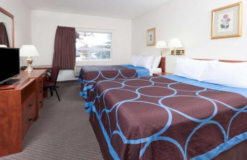 Northwest Edmonton Hotel | Super 8 by Wyndham Edmonton/West