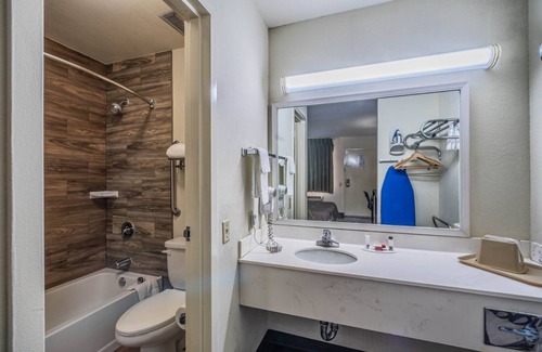 Biggs Field Hotel | Super 8 by Wyndham El Paso Airport