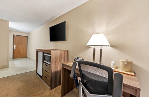 Elgin Hotel | Super 8 by Wyndham Elgin