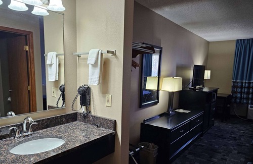Estherville Hotel | Super 8 by Wyndham Estherville